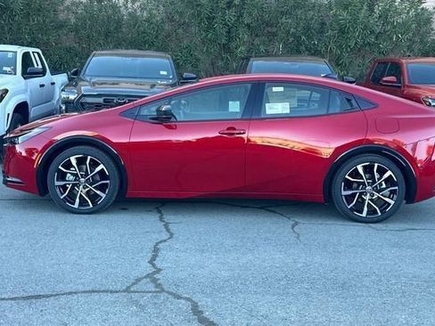New 2026 Toyota Prius Plug-In Hybrid FWD image 8