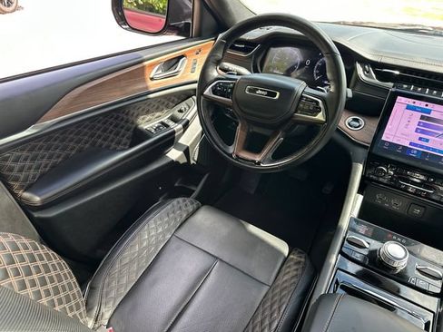 Used 2025 Jeep Grand Cherokee Summit AWD/4WD image 20