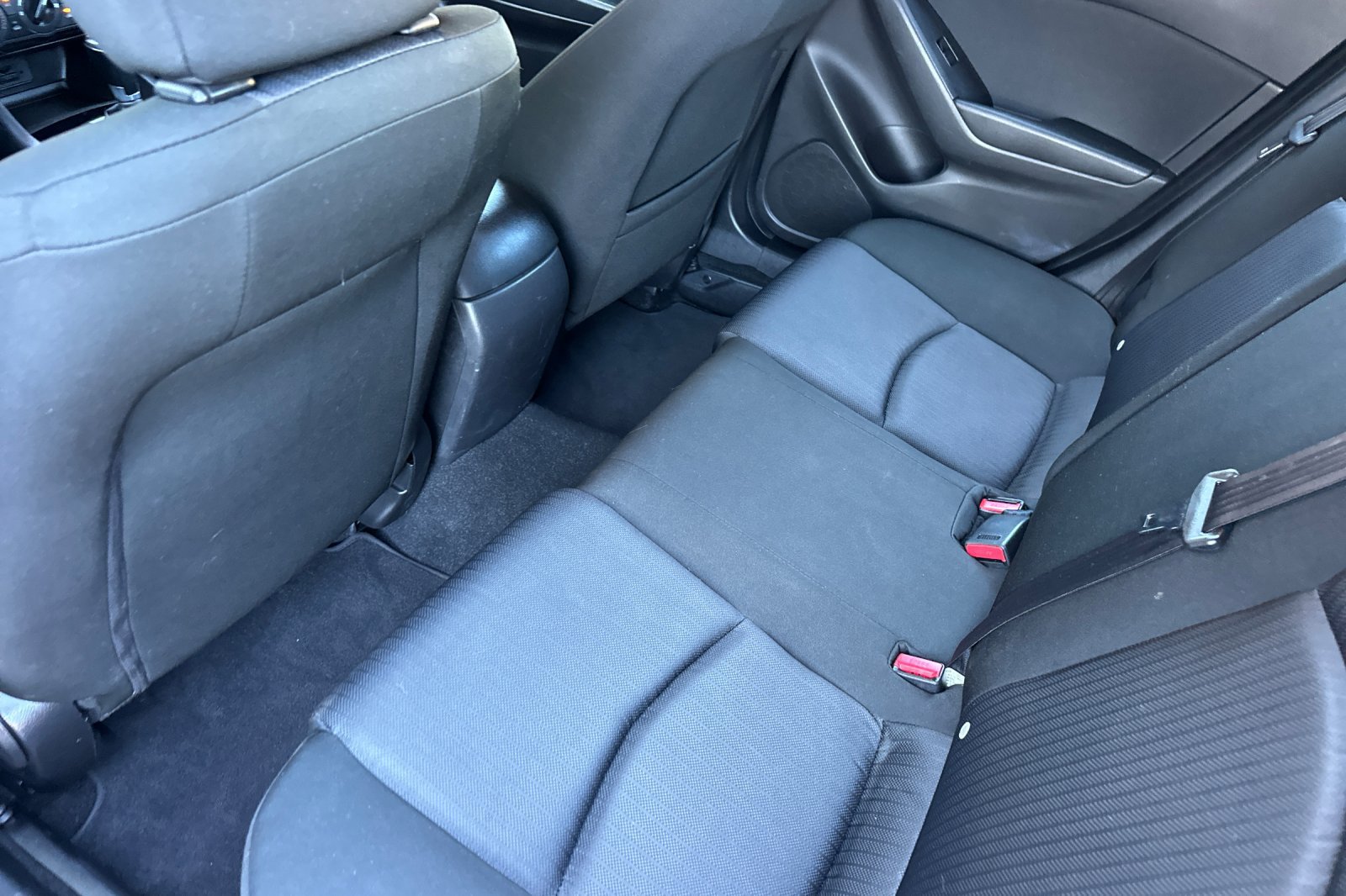 Used 2015 MAZDA MAZDA3 i Sport FWD image 12