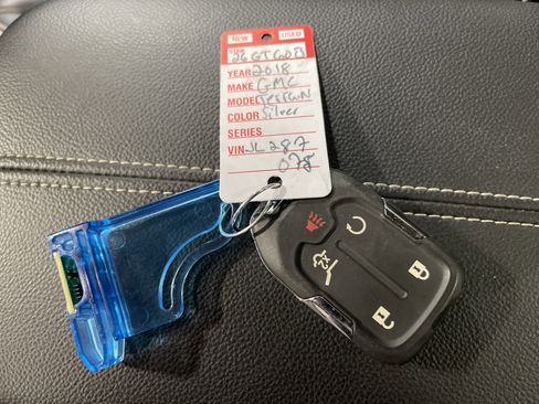 Used 2018 GMC Terrain Denali w/ Advanced Safety Package image 27