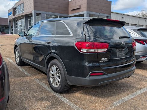 Used 2018 Kia Sorento L image 4