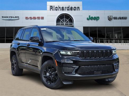 New 2025 Jeep Grand Cherokee Altitude image 1