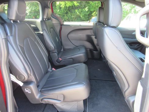 New 2026 Chrysler Voyager LX FWD image 29