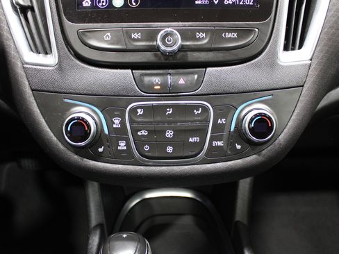 Used 2020 Chevrolet Malibu LT FWD image 18