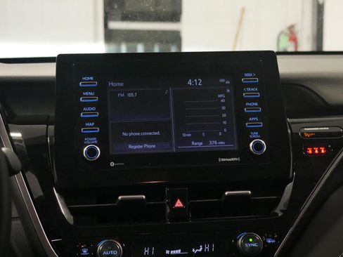 Used 2024 Toyota Camry SE image 21