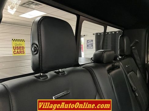 Used 2016 Ford F150 Platinum w/ Equipment Group 701A Luxury AWD/4WD image 37