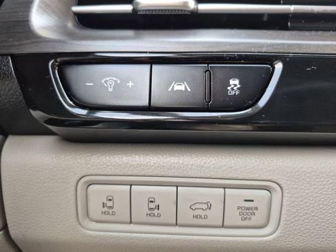 Used 2023 Kia Carnival SX image 29