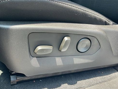 New 2025 GMC Canyon Elevation w/ Convenience Package image 11