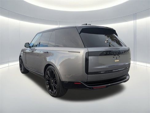 Used 2023 Land Rover Range Rover SE image 8
