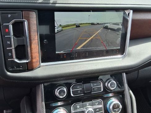 Used 2024 GMC Yukon Denali Ultimate AWD/4WD image 16