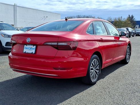 Used 2020 Volkswagen Jetta SE w/ SE Cold Weather Package image 5