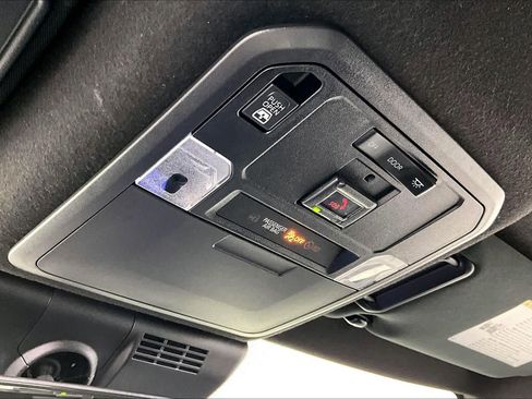 Used 2025 Toyota 4Runner SR5 image 32