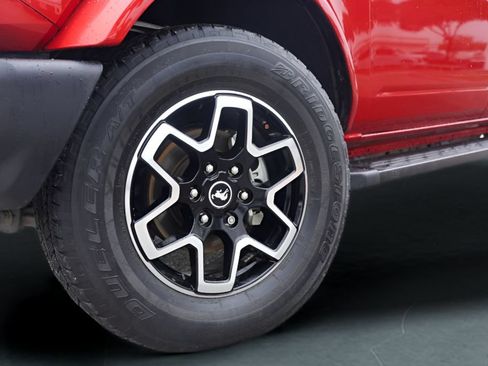 Used 2023 Ford Bronco Outer Banks AWD/4WD image 4