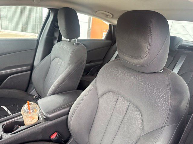 Used 2015 Chrysler 200 Limited w/ Convenience Group FWD image 11
