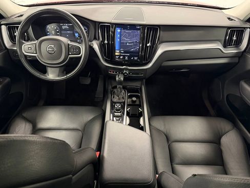 Used 2020 Volvo XC60 T5 Momentum w/ Protection Package Premier image 16
