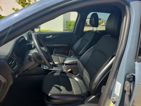 Used 2025 Ford Escape ST-Line Select AWD/4WD image 18