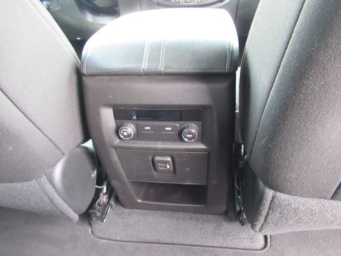 Certified 2023 Chevrolet Traverse LT FWD image 33