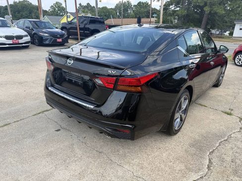 Used 2020 Nissan Altima 2.5 SV FWD image 5