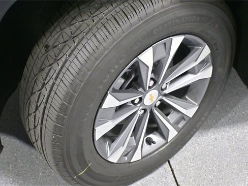 New 2026 Chevrolet Equinox LT w/ Convenience Package II image 8