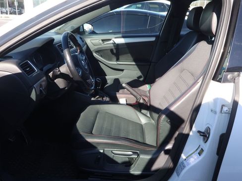 Used 2013 Volkswagen Jetta GLI image 8
