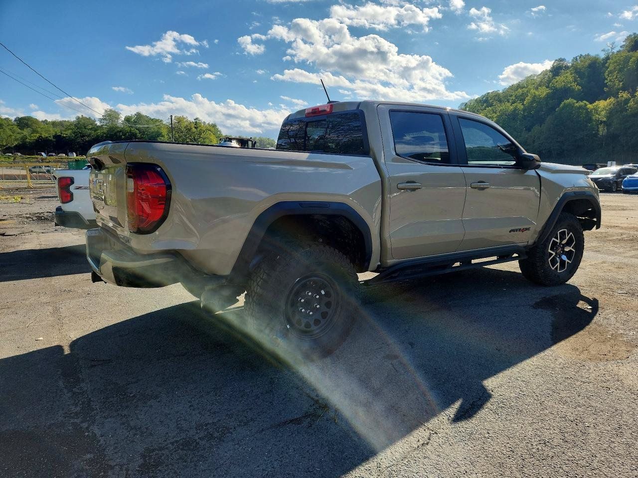 Used 2024 GMC Canyon AT4X AWD/4WD image 5