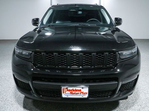 Used 2023 Jeep Grand Cherokee L Limited w/ Black Appearance Package AWD/4WD image 4
