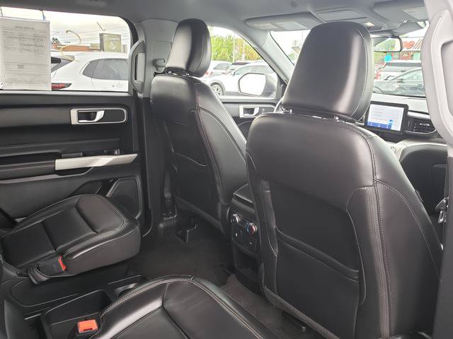 Used 2021 Ford Explorer XLT w/ Equipment Group 202A AWD/4WD image 18
