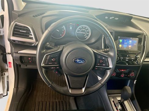 Used 2023 Subaru Forester Premium image 11