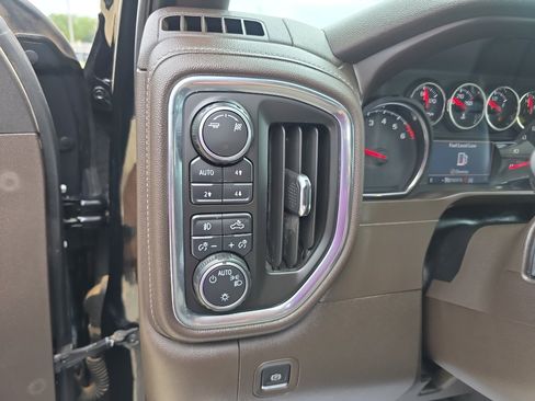 Used 2019 Chevrolet Silverado 1500 RST w/ All-Star Edition AWD/4WD image 12