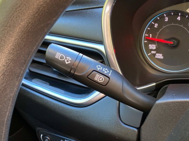 Used 2020 Chevrolet Equinox LT FWD image 22