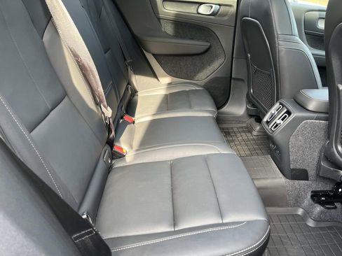 Used 2025 Volvo XC40 B5 Core w/ Protection Package Premier image 21