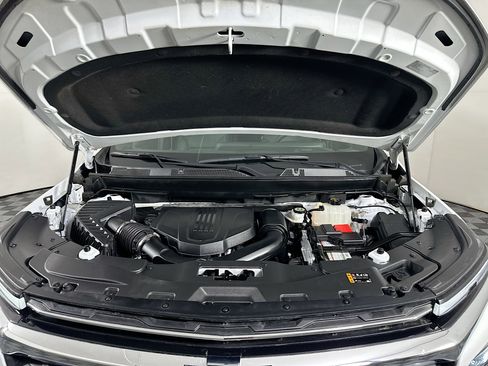 Used 2025 Chevrolet Traverse LT FWD image 35
