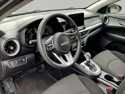 Used 2023 Kia Forte LXS w/ LXS Technology Package FWD image 16