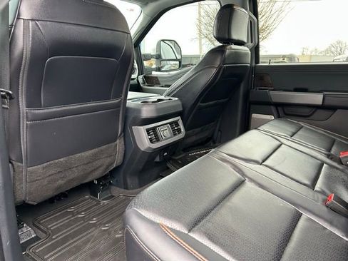 Used 2025 Ford F350 Lariat w/ Black Appearance Package image 15