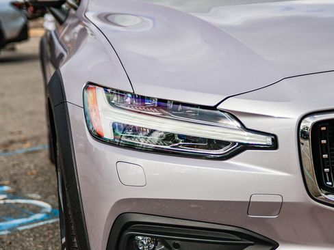 Certified 2026 Volvo V60 B5 Cross Country Plus w/ Climate Package image 11