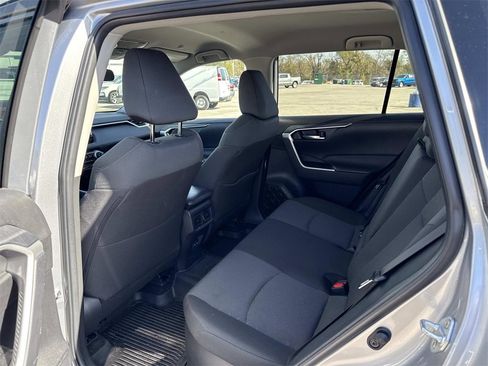 Used 2025 Toyota RAV4 XLE image 26