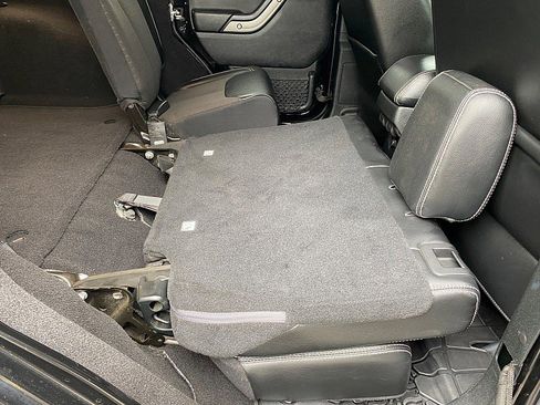Used 2018 Jeep Wrangler Unlimited Sport AWD/4WD image 40