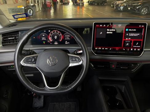Used 2026 Volkswagen Tiguan SE FWD image 14