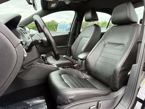 Used 2013 Volkswagen Jetta GLI Autobahn FWD image 18