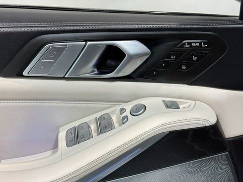 Used 2020 BMW X7 M50i w/ Dynamic Handling Package image 12
