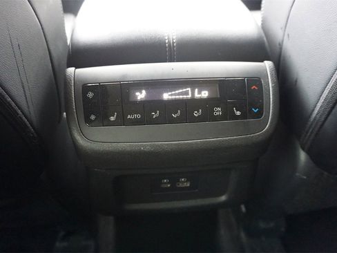 Used 2024 Nissan Pathfinder SL w/ SL Premium Package image 16