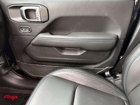 Used 2023 Jeep Wrangler Unlimited Rubicon 4xe image 19