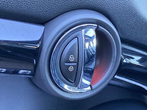 Used 2021 MINI Cooper S w/ Premium Package image 25