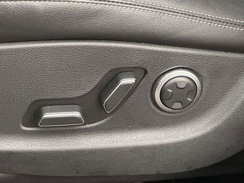 Used 2025 Genesis GV70 2.5T image 14