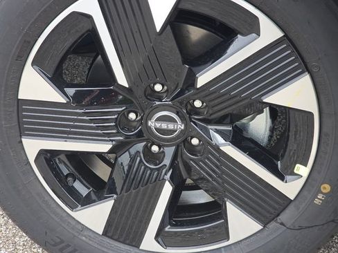 New 2026 Nissan Kicks SV w/ SV Premium Package AWD/4WD image 10