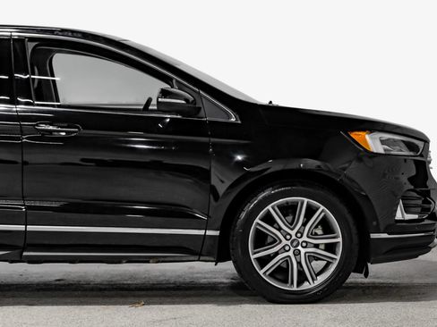 Used 2019 Ford Edge Titanium w/ Equipment Group 301A FWD image 13