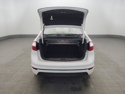 Used 2017 Ford Fiesta SE image 29