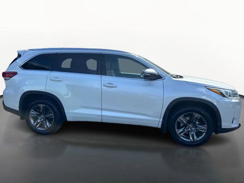 Used 2018 Toyota Highlander Limited AWD/4WD image 2