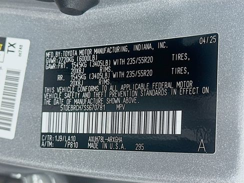 Certified 2025 Toyota Highlander Platinum AWD/4WD image 33