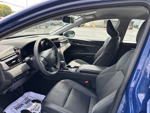 Used 2025 Toyota Camry XLE FWD image 10